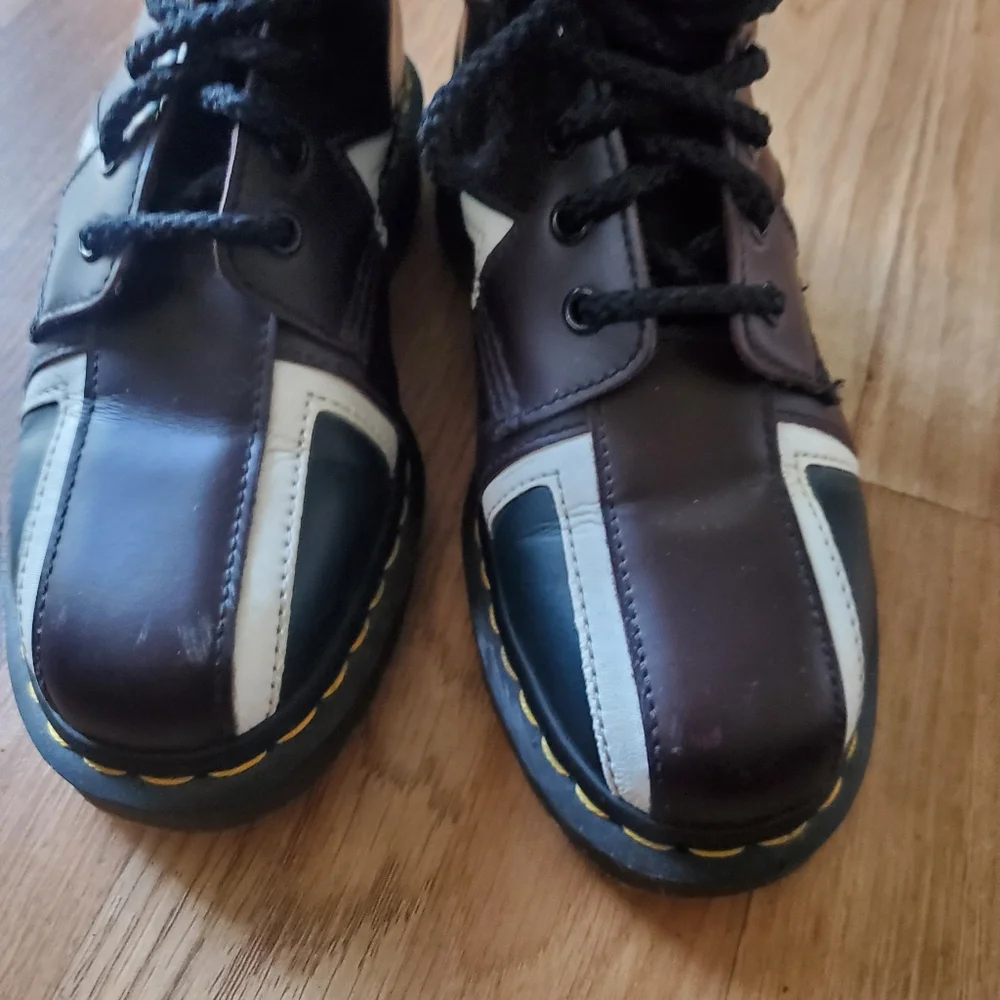 Unisex 1460 Pascal British Flag Doc Martens, Womans Size 6